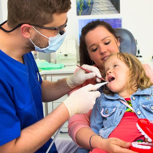 Behandlung bei den Zahnärzten Weiler