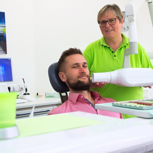 Behandlung bei den Zahnärzten Weiler